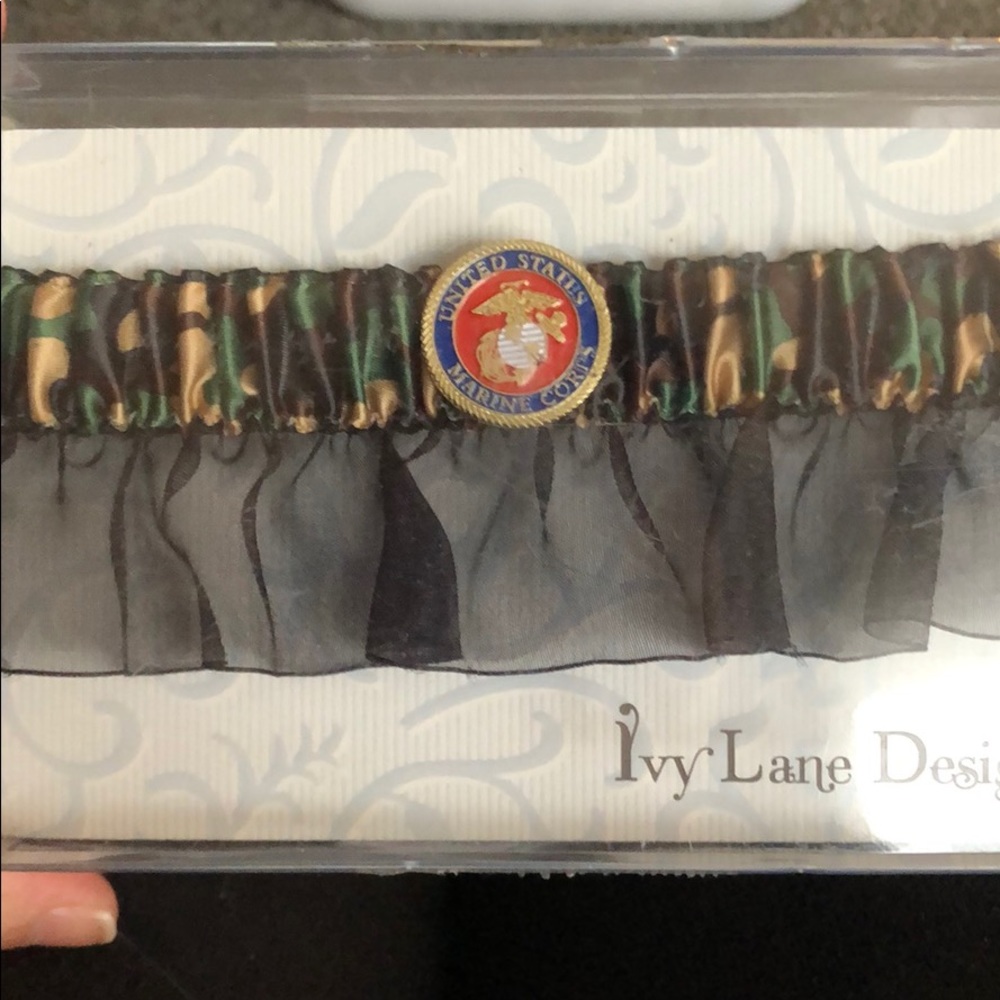 Women’s garter